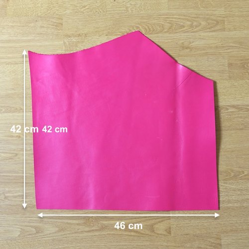 Coupon de cuir véritable de vachette - couleur magenta-fuchsia