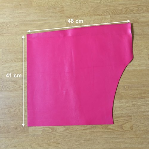 Coupon de cuir véritable de vachette - couleur magenta-fuchsia