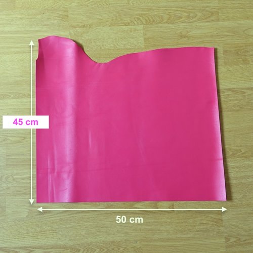 Coupon de cuir véritable de vachette - couleur magenta-fuchsia