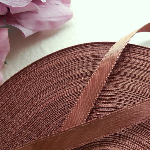 5 mètres de ruban satin double face marron 10 mm