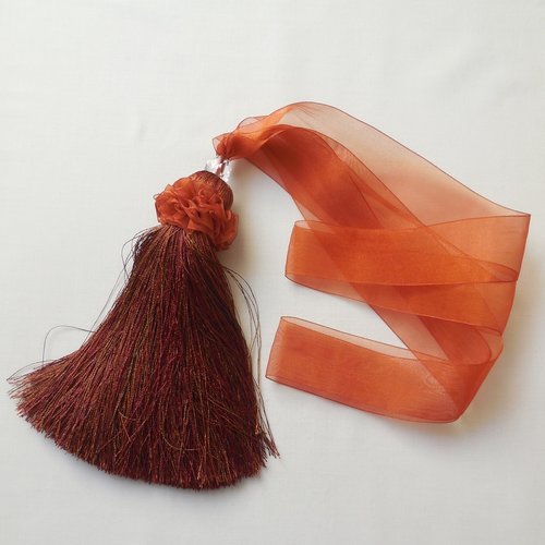 Embrasse pampille en fils soyeux et organza