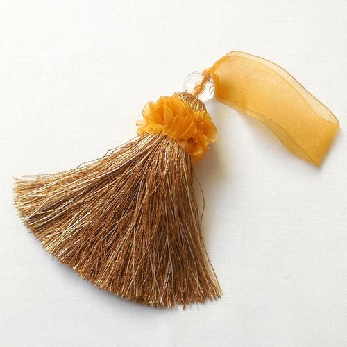 Pompon pampille en fils soyeux et organza