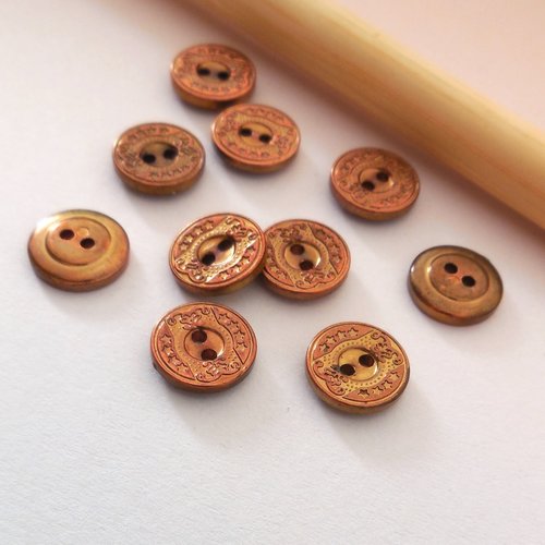 10 boutons ronds anciens