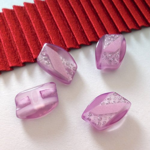 4 boutons vintage mauves et argent