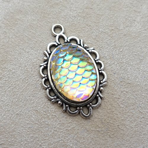 Pendentif écaille de dragon ou sirène