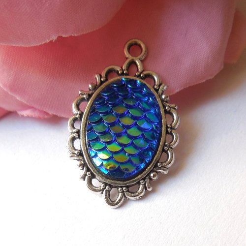 Pendentif écaille de dragon ou sirène