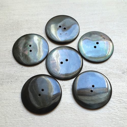 6 boutons ronds en nacre véritable