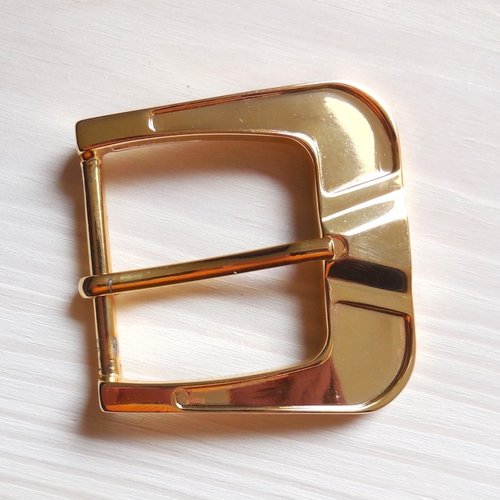 Grosse boucle de ceinture dorée