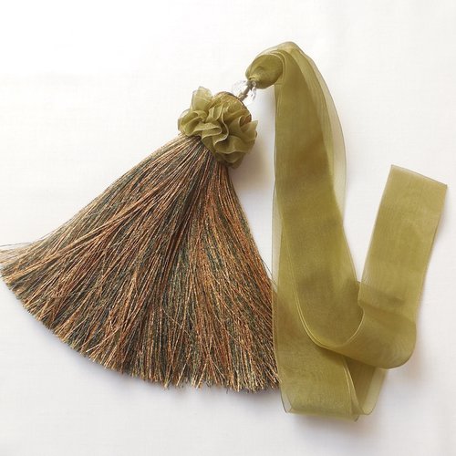 Embrasse pampille en fils soyeux et organza