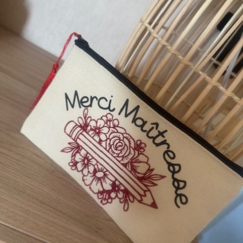 Pochette maîtresse rouge