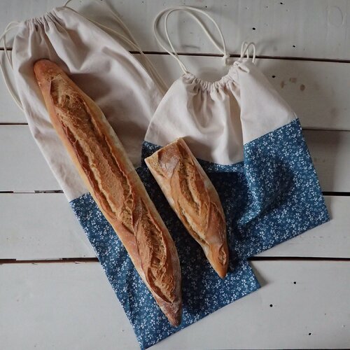 Lot de deux sacs à baguettes et  pain