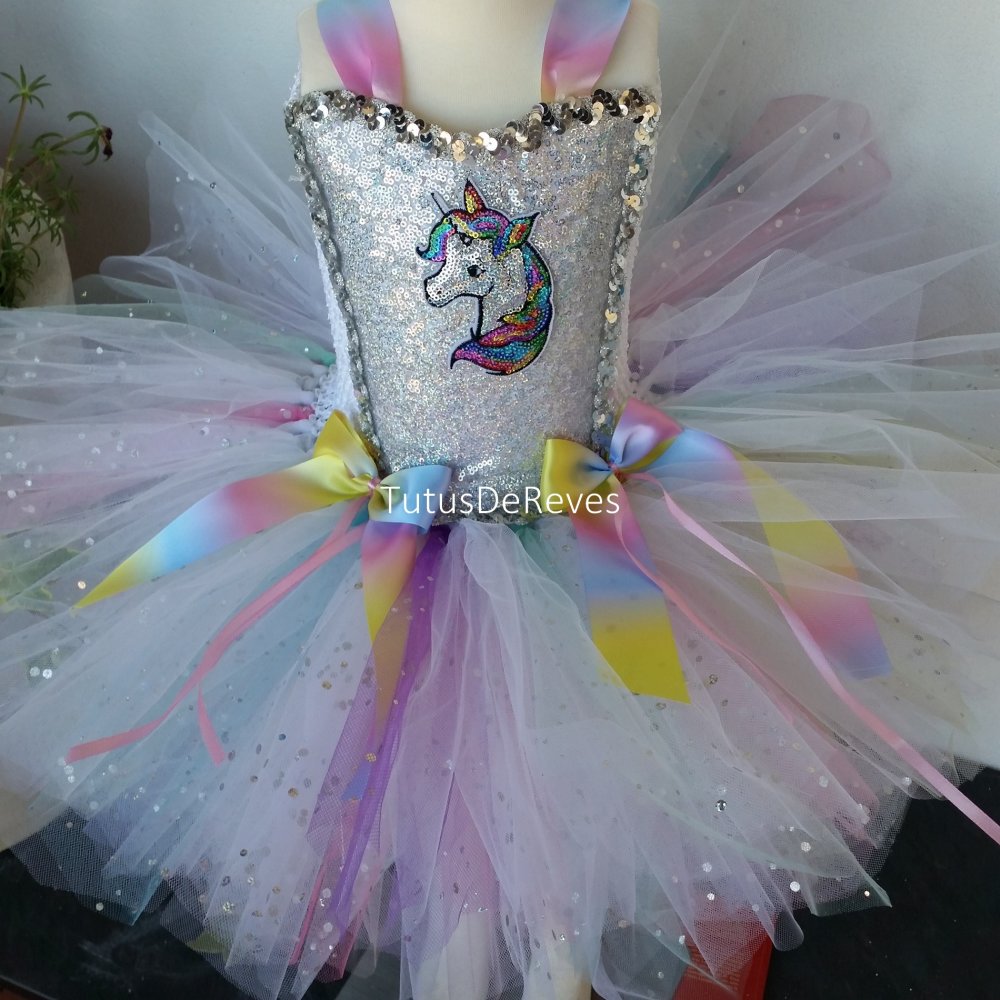 Deguisement Enfant De Licorne Robe Tutu Multicolore Fillette De 1 A 5 Ans Cadeau Anniversaire Halloween Carnaval Un Grand Marche