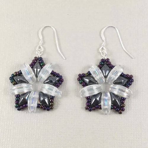 Boucles d'oreilles pendantes en perles de verre czechmates et diamonduo, ton blanc transparent et violet