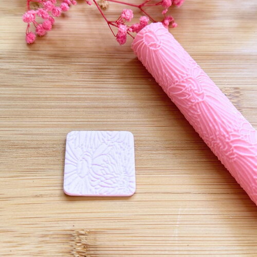 Rouleau texture pour polymère | roller texture | fabrication de bijoux| outils en pâte polymère | rouleau texture fleurit