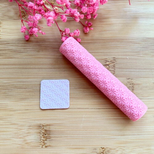 Rouleau texture pour pâte polymère | roller texture | fabrication de bijoux | outils en pâte polymère | rouleau texture fleurit