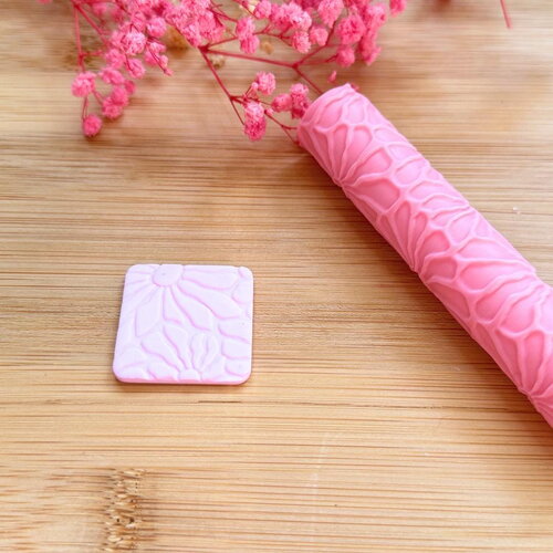 Rouleau texture pour pâte polymère | roller texture | fabrication de bijoux | outils en pâte polymère | rouleau texture fleurit