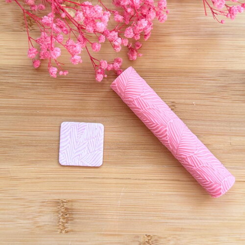 Rouleau texture pour pâte polymère | roller texture | fabrication de bijoux | outils en pâte polymère | rouleau texture feuille