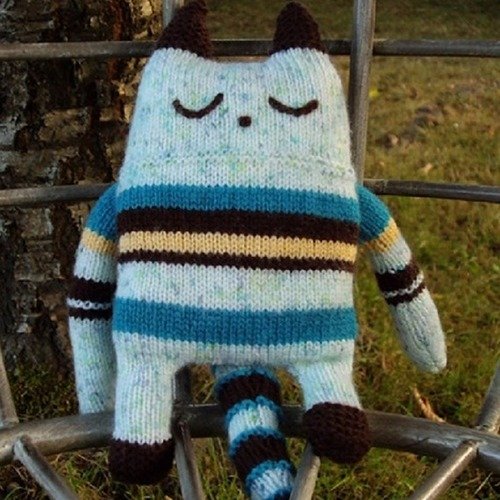 Doudou,  chat en laine à rayures, doulainou sylvère