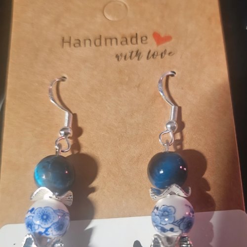 Boucles fantaisies un biais d'amour perles bleues