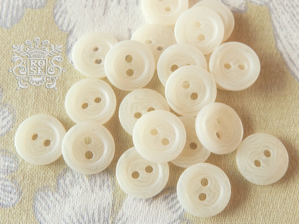 Petits Boutons 13 Mm Layettes Bebe Ecru Blanc Casse 2 Trous Un Grand Marche