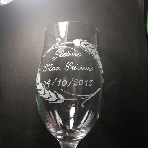 Verre A Biere De 33 Cl Personnalise Gravure Pour Un Anniversaire Un Grand Marche