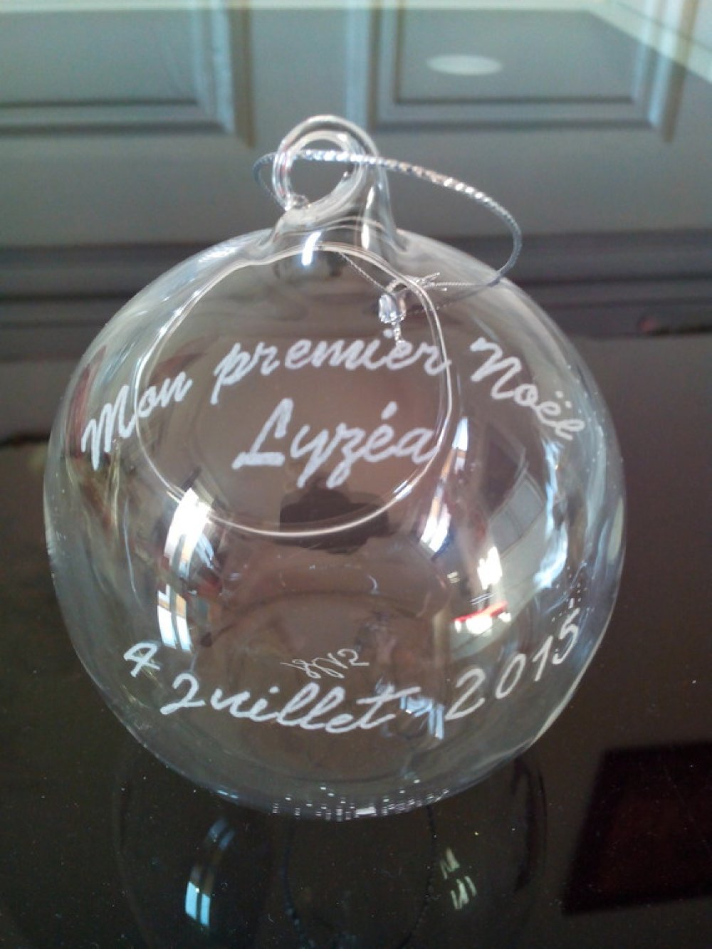 Boule de noël en verre ouverte à suspendre personnalisation offerte - gravure " mon premier noël 