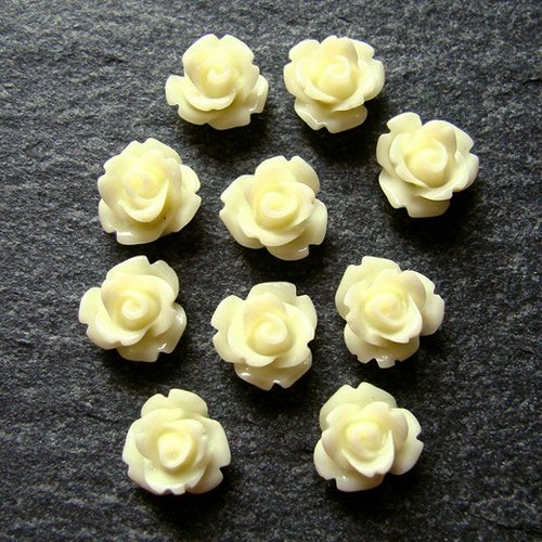 10 cabochons en résine 10 mm fleurs roses jaune pâle