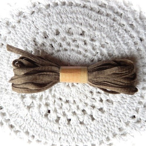 Lacet coton pétale 3,5 mm taupe pour broderie au ruban