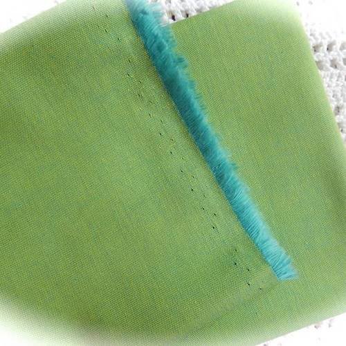 Coupon de tissu vert lumineux 70x 50 cm 