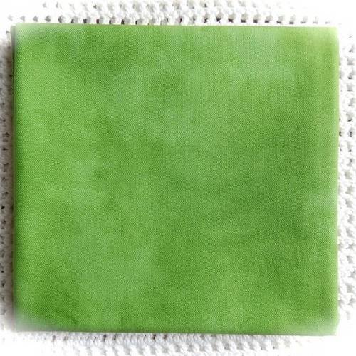 Coupon de tissu  vert faux uni 55x 50 cm 