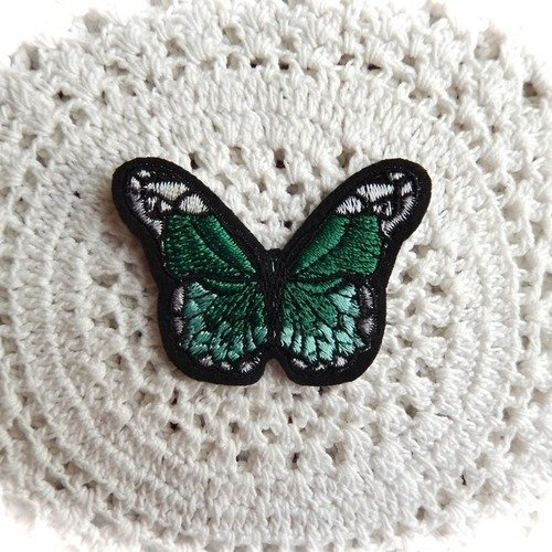 Ecusson motif papillon coloris vert, thermocollant 