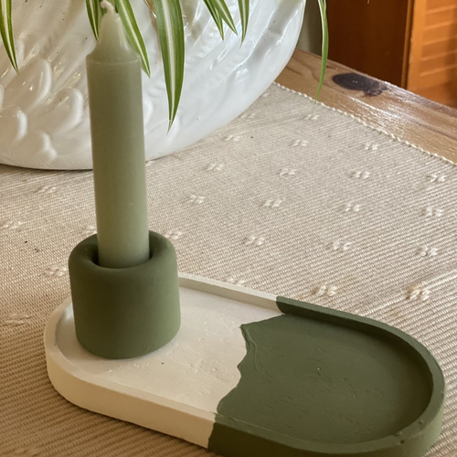 Bougeoir et plateau en plâtre