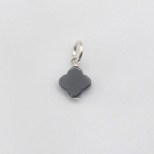Pendentif galaan trèfle à 4 feuilles hématite argent massif