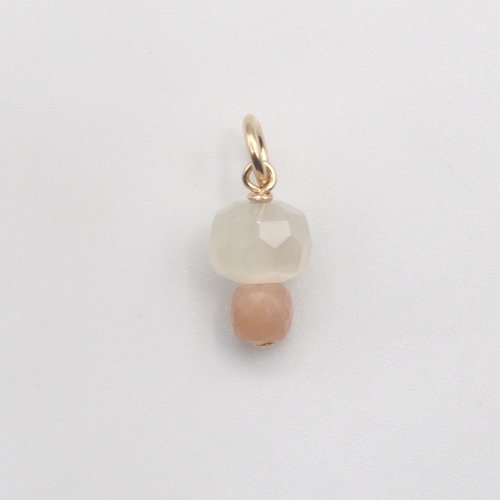 Pendentif eros pierre de lune et pierre de soleil en or 14 carats (gold filled).