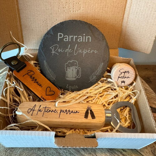 Coffret cadeau personnalisé - décapsuleur, porte-clé, bouchon, dessous de verre - box cadeau parrain, marraine, fête des pères