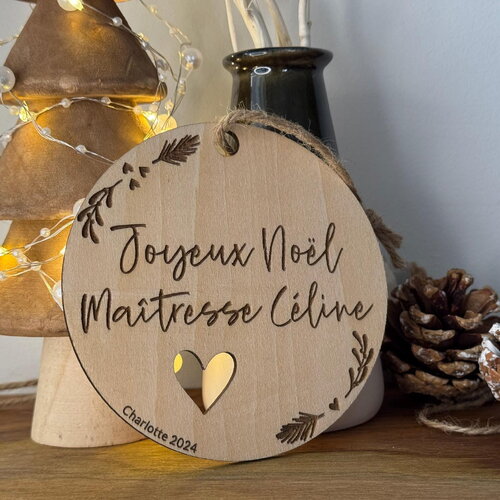Boule de nöel en bois joyeux noël maîtresse, maître, nounou, atsem...