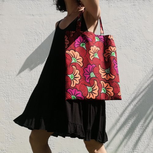 Tote bag, sac motifs floraux, sac tissu pagne, sac wax, sac fourre-tout, sac plage, sac rouge, sac écologique, imprimé ethnique
