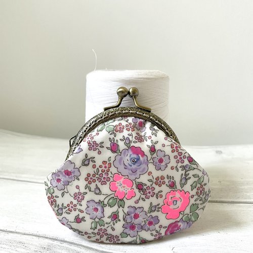 Porte monnaie à fermoir en métal liberty of london felicite enduit couleur violet fluo //bourse liberty