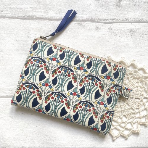 Pochette porte monnaie en liberty of london mauverina /pochette fermeture eclair//porte carte//handy pouch