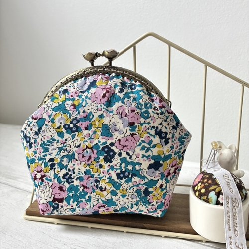 Pochette à fermoir en métal motif floral claire aude liberty of london//tissu liberty//cadeau pour elle