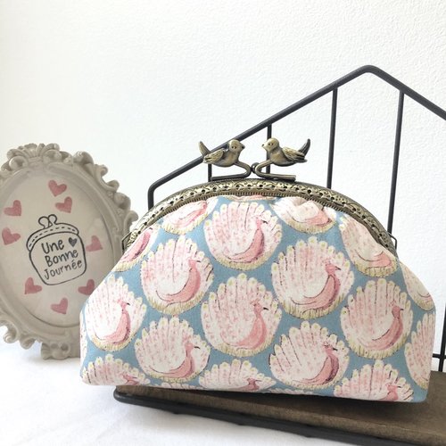 Pochette fermoir en métal oiseaux liberty of london paons peacocks of the grantham hall rose