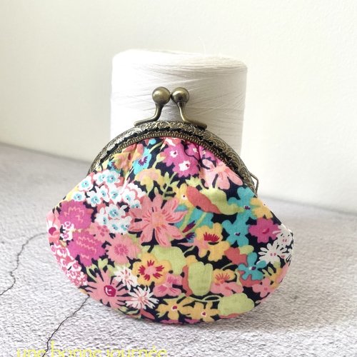 Porte-monnaie à fermoir en métal motif floral thorpe de liberty of london//cadeau pour elle//tissu liberty