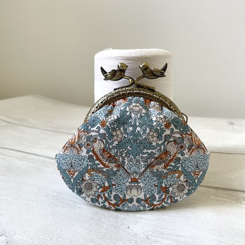 Porte-monnaie rétro liberty london strawberry thief bleu blanc • pochette vintage fermoir métal bronze oiseaux