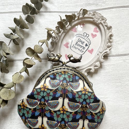 Porte-monnaie rétro liberty london strawberry feast enduit • pochette vintage fermoir métal bronze oiseaux