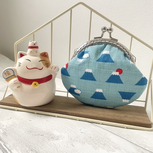 Porte-monnaie à fermoir en métal soleil levant à mont fuji fond bleu clair//tissu japonais//cadeau pour elle