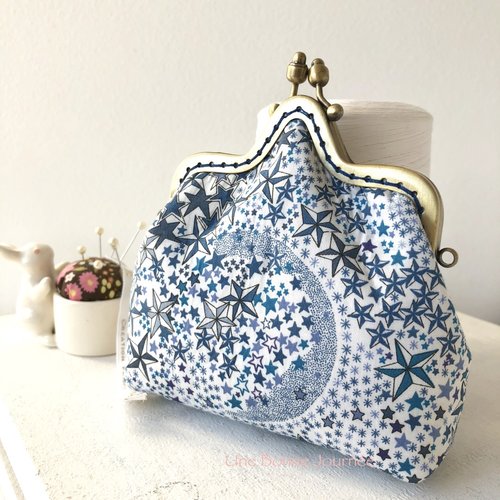 Porte-monnaie à fermoir en métal en forme d'étoile en motif d'étoiles tissu liberty adelajda//tissu liberty//porte monnaie bleu