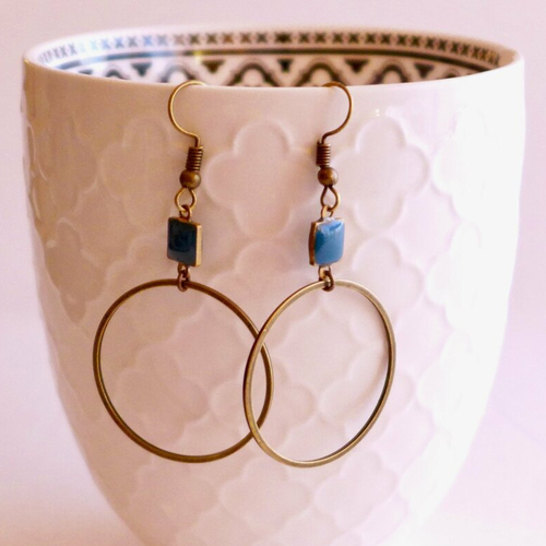 Boucles d'oreilles grand anneau créole et sequin émail bleu canard / bijou minimaliste / cadeau bijou femme noël anniversaire