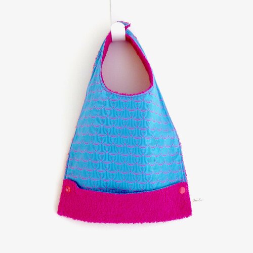 Bavoir repas bébé turquoise et rose à motif vague épi en coton et éponge label oeko tex accessoire apprentissage repas pratique