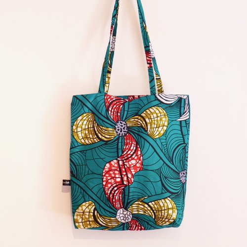Sac cabas tote bag sac en tissu réutilisable en wax africain ethnique graphique vert rouge et jaune aux couleurs de l'été