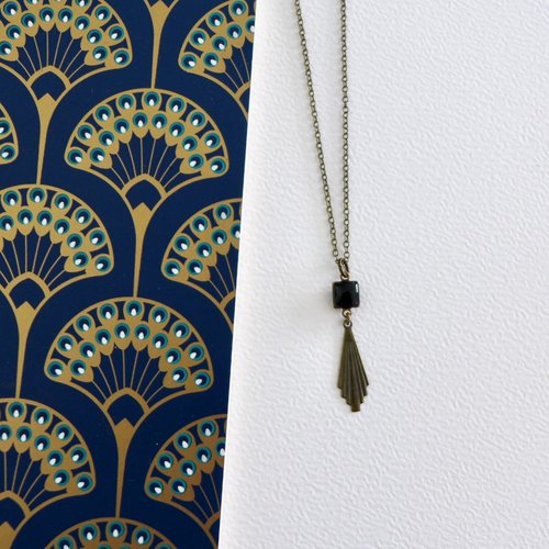 Collier fin pendentif estampe éventail graphique art déco bronze et noir